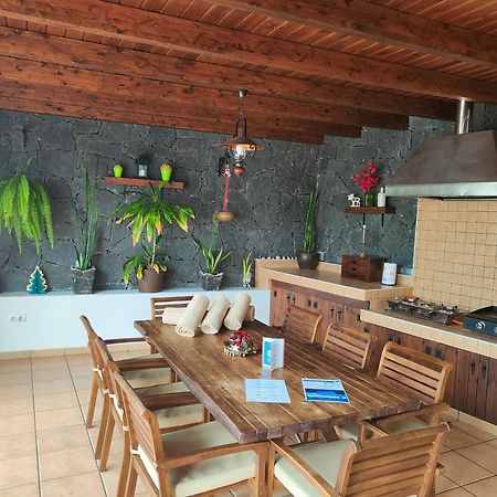 Villa Feel Tias Bagian luar foto