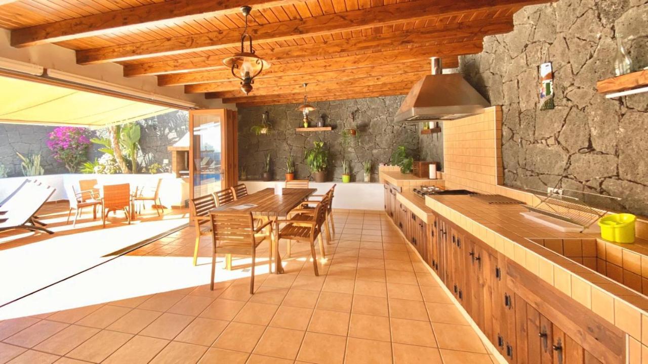 Villa Feel Tias Bagian luar foto
