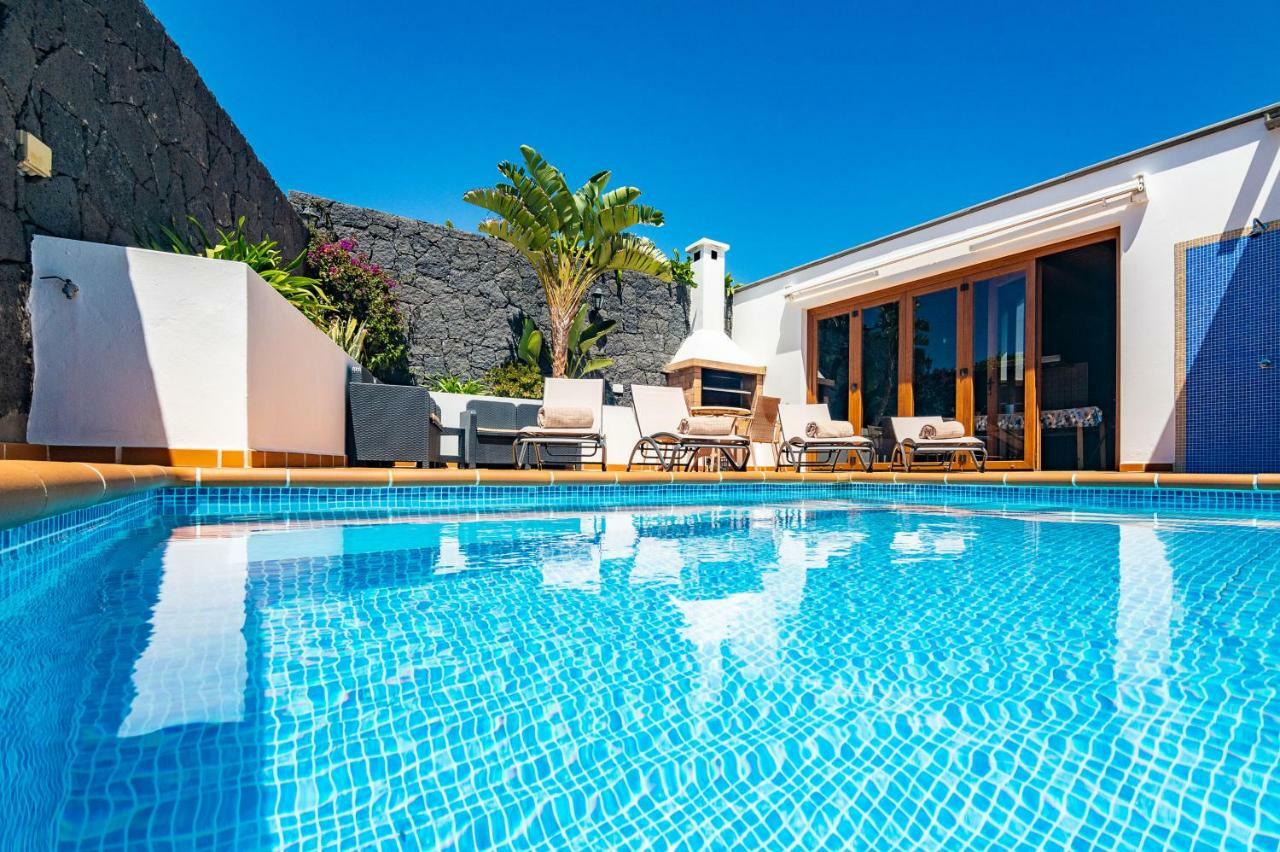 Villa Feel Tias Bagian luar foto