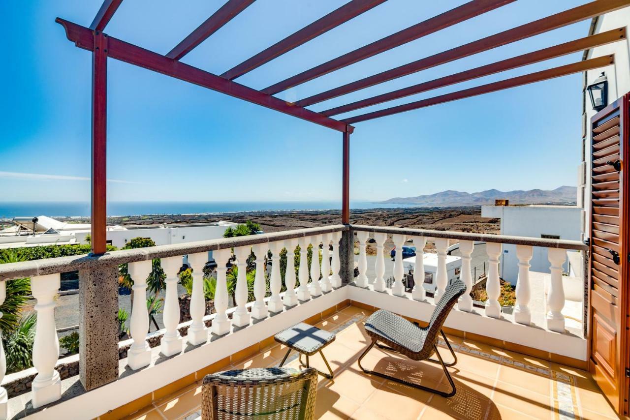 Villa Feel Tias Bagian luar foto