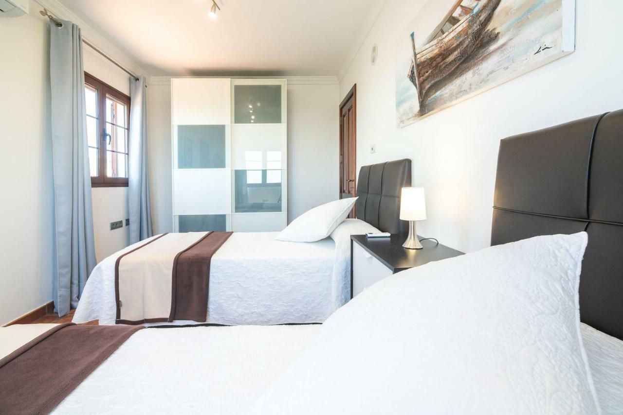Villa Feel Tias Bagian luar foto