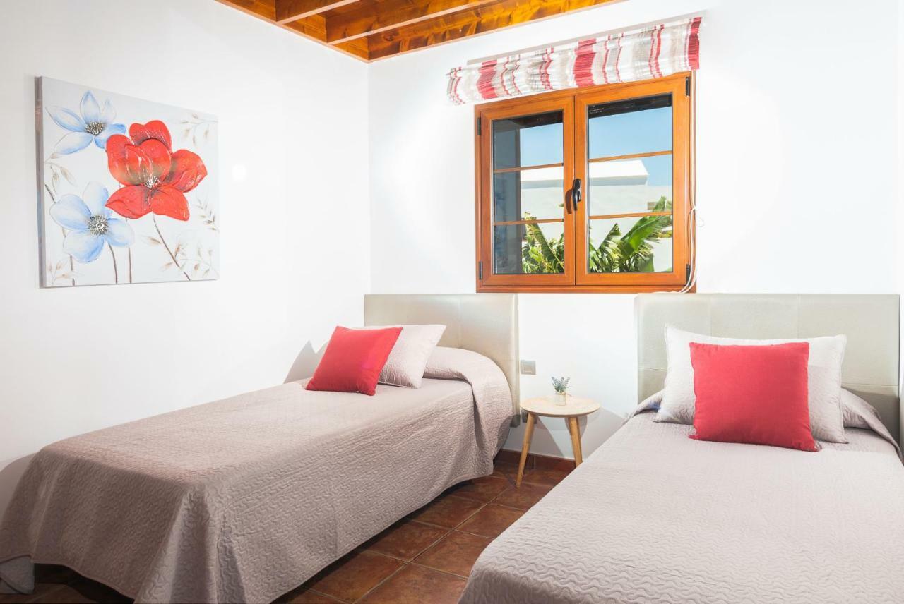 Villa Feel Tias Bagian luar foto