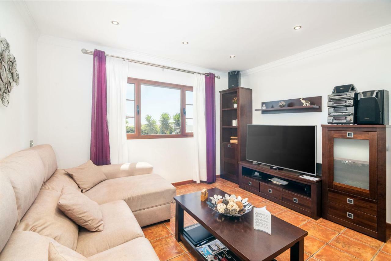 Villa Feel Tias Bagian luar foto