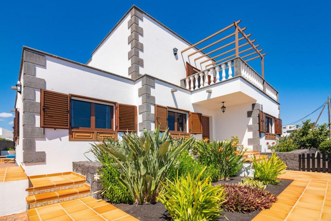 Villa Feel Tias Bagian luar foto