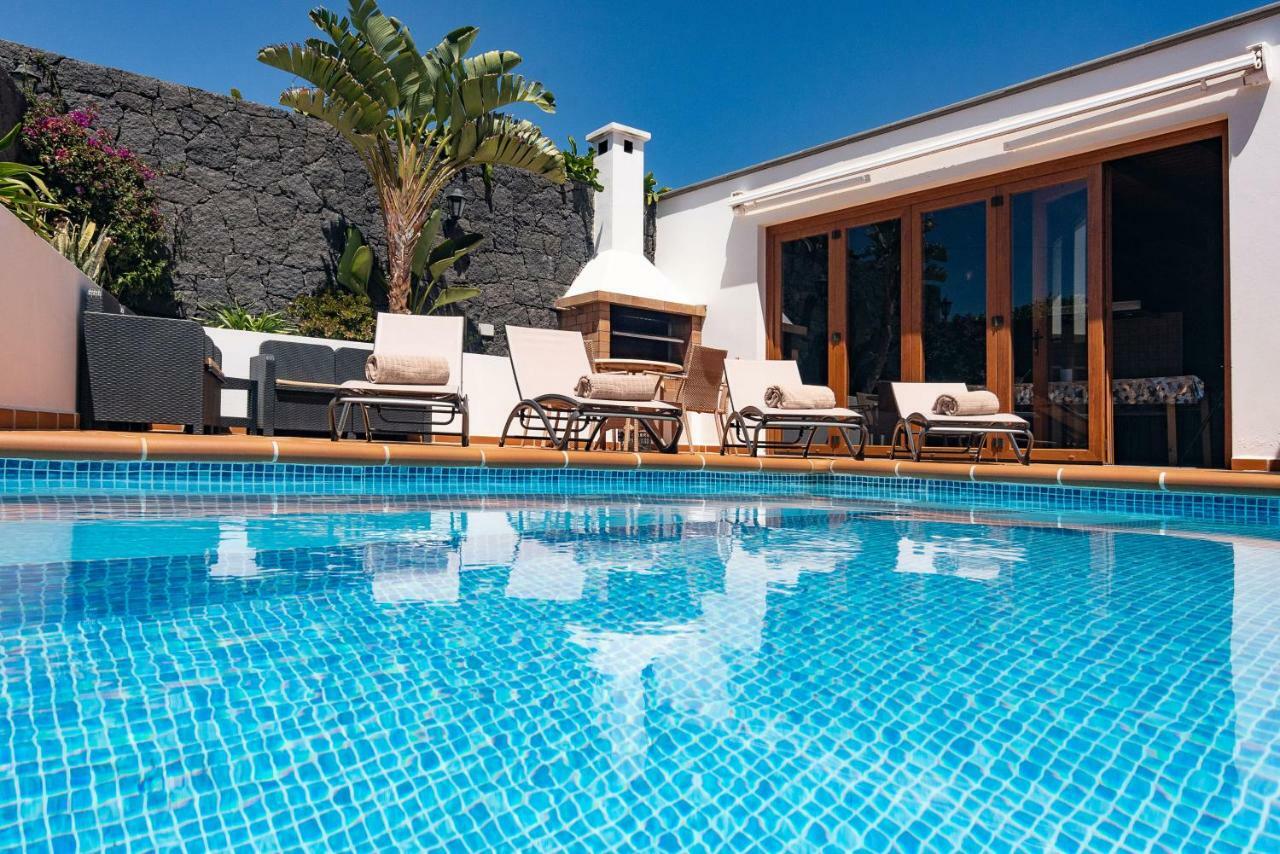 Villa Feel Tias Bagian luar foto